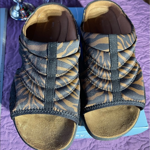 Easy spirit 8WWide like new animal print Tacie2 - Picture 5 of 8